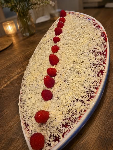 Frambozentiramisu met witte chocolade en verse frambozen